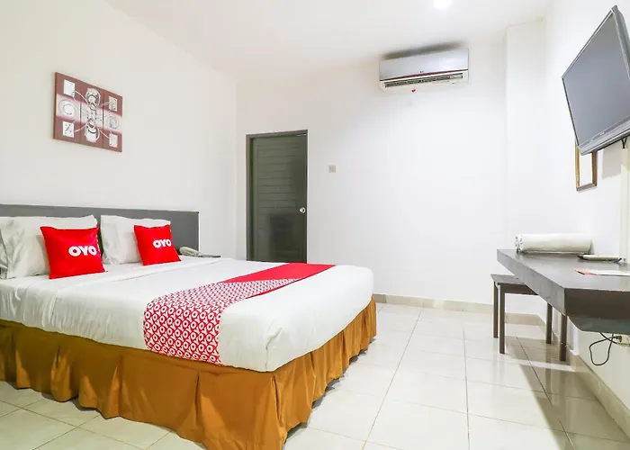 Hotel Capital O 1666 Grand Pudjawan Near 2*