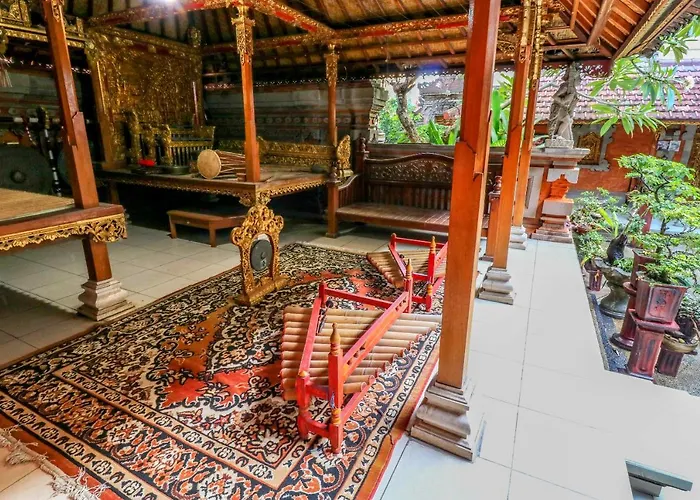 Capital O 1666 Grand Pudjawan Near Otel Kuta Lombok
