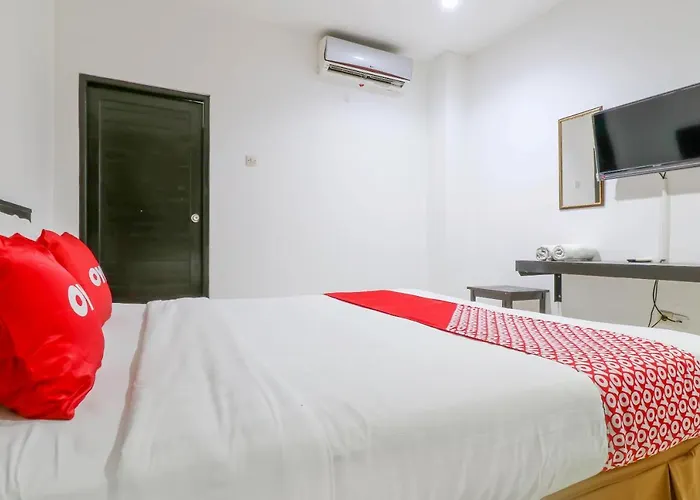 Otel Capital O 1666 Grand Pudjawan Near