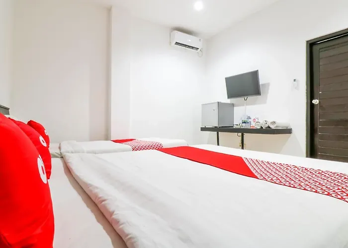 Capital O 1666 Grand Pudjawan Near 2*