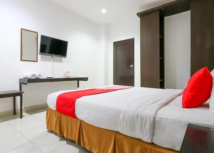 Capital O 1666 Grand Pudjawan Near Hotel 2*