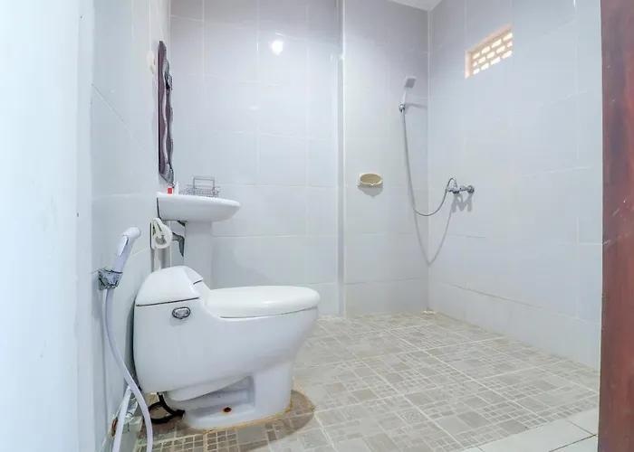 Hotel Capital O 1666 Grand Pudjawan Near 2*