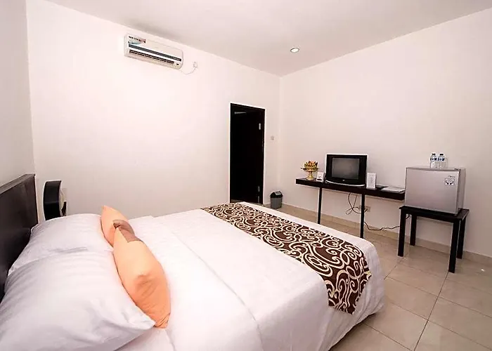 Hotel Capital O 1666 Grand Pudjawan Near